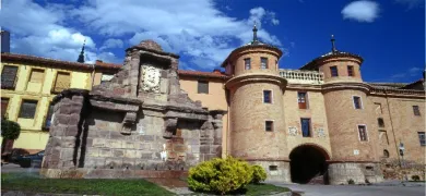 fachada de la fuente de ocho caños de calatayud