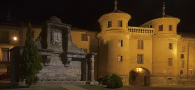 Puerta de terrer por la noche, calatayud