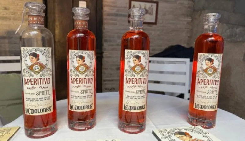 Botella de aperitivo la dolores